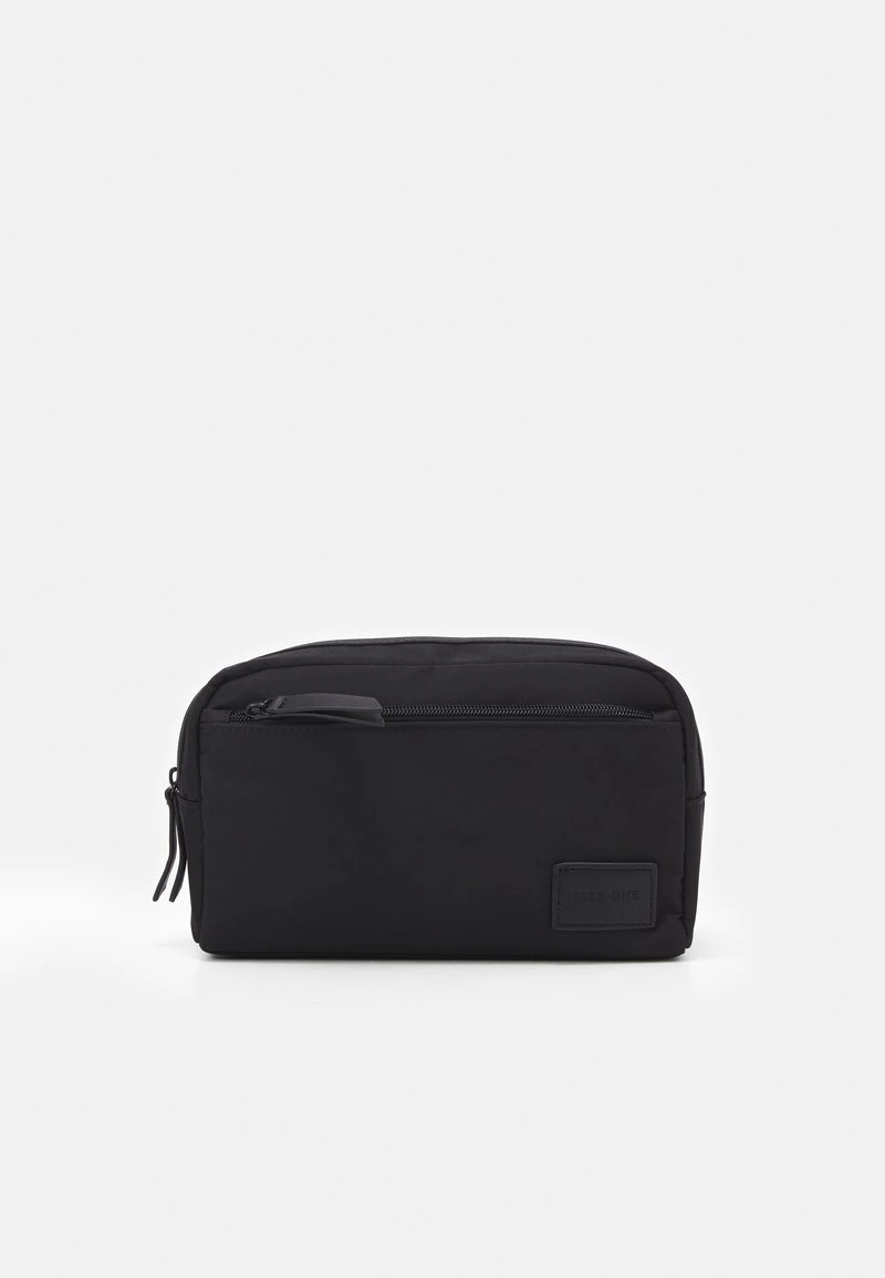 UNISEX - Kosmetiktasche - black Pier One UNISEX - Kosmetiktasche - Black -Günstiges Pier One Geschäft 09a31bc4f30e4902a426a60844b1fb6b