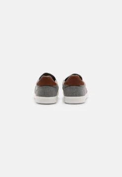 Pier One UNISEX - Slipper - Dark Grey 4 Pier One UNISEX - Slipper - Dark Grey -Günstiges Pier One Geschäft 1a4cf2d9897d4c98b0ddac911d5c994e
