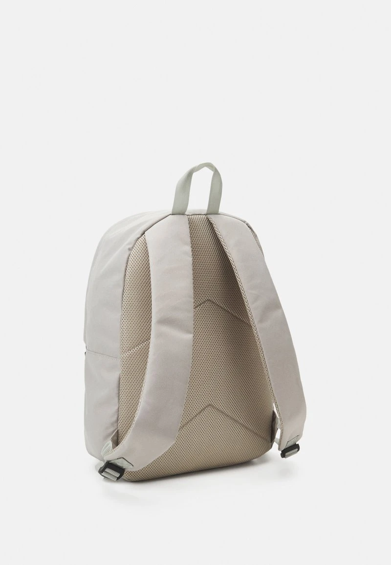 UNISEX - Tagesrucksack - beige Pier One UNISEX - Tagesrucksack - Beige -Günstiges Pier One Geschäft 24392254069e4b228d215efdb33717ee