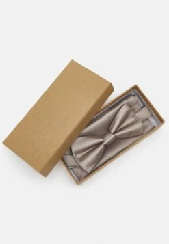 Pier One SET - Einstecktuch - Stone 6 Pier One SET - Einstecktuch - Stone -Günstiges Pier One Geschäft 2e20d7fb99604f3ebdc21ea5b1233e9d