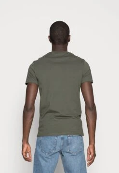 Pier One 3 PACK - T-Shirt Basic - Black/grey/green -Günstiges Pier One Geschäft 302b28ae9cfb4ba48ebdbc5d108d4998