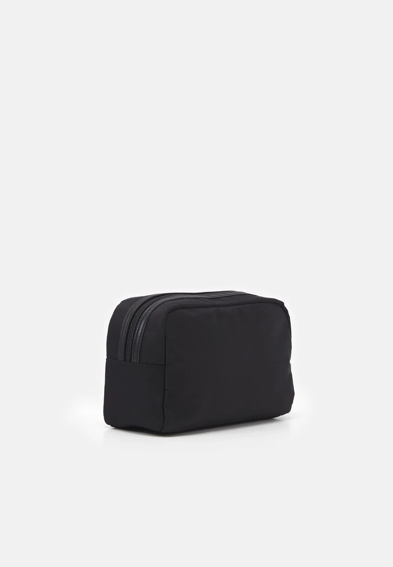 UNISEX - Kosmetiktasche - black Pier One UNISEX - Kosmetiktasche - Black -Günstiges Pier One Geschäft 3ce8e5218cab4d1e94ef9e095502d2cb