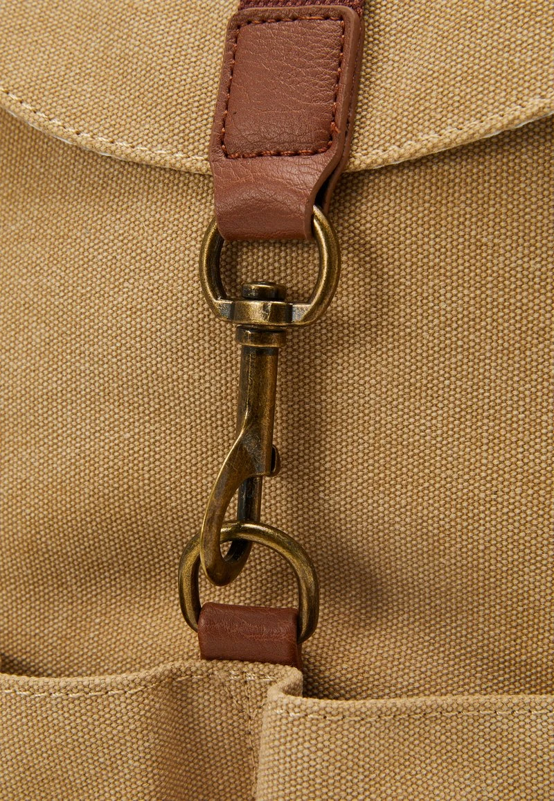 UNISEX - Tagesrucksack - camel Pier One UNISEX - Tagesrucksack - Camel -Günstiges Pier One Geschäft 40506a1d2def47709693e60d5ea11fde