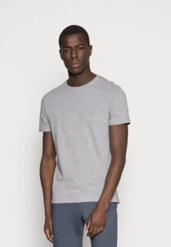 Pier One 3 PACK - T-Shirt Basic - White/black/light Grey -Günstiges Pier One Geschäft 4076e7e50d3a4fb78cc08ea42ee0eb04