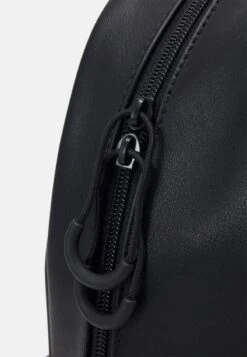 Pier One Tagesrucksack - Black -Günstiges Pier One Geschäft 48f698003c0140bea0fd0ca3ad12d1f0