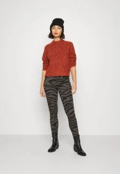 Pier One SHORT MICRO BEANIE UNISEX - Mütze - Black -Günstiges Pier One Geschäft 543d127d07134c2890a29c39eb75bc4a