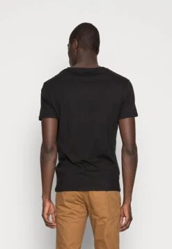 Pier One 5 PACK - T-Shirt Basic - White/blue/black -Günstiges Pier One Geschäft 577e250ad0624377b57eabcac8149891