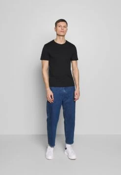 Pier One T-Shirt Basic - Black/white/blue 7 Pier One T-Shirt Basic - Black/white/blue -Günstiges Pier One Geschäft 57ef8b5d90b840ff83dd93f74f432d58 1