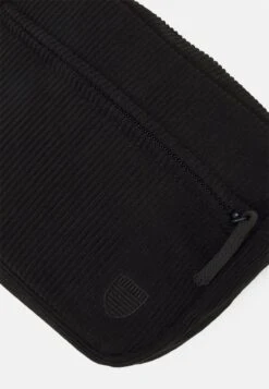 Pier One UNISEX - Umhängetasche - Black 5 Pier One UNISEX - Umhängetasche - Black -Günstiges Pier One Geschäft 596e97f9530b4ebc97d9227d0e8d2dca