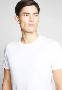 Pier One 2 PACK - T-Shirt Basic - White/dark Blue -Günstiges Pier One Geschäft 5d6a04d994e343d2903cc2c1666bad4b