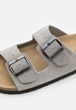 Pier One LEATHER UNISEX - Pantolette Flach - Grey 7 Pier One LEATHER UNISEX - Pantolette Flach - Grey -Günstiges Pier One Geschäft 6b071714d1514b7cbade5fbfdf5bc6fc