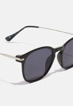 Pier One Sonnenbrille - Black 5 Pier One Sonnenbrille - Black -Günstiges Pier One Geschäft 6b7e0f98517344fcb83af59186c802d2