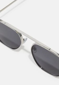 Pier One Sonnenbrille - Silver-coloured -Günstiges Pier One Geschäft 7d8386e687b348308fc460282594e4fb