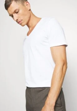 Pier One 2 PACK - T-Shirt Basic - White -Günstiges Pier One Geschäft 8a50f47374ab42e380a66ae8b1778f0e