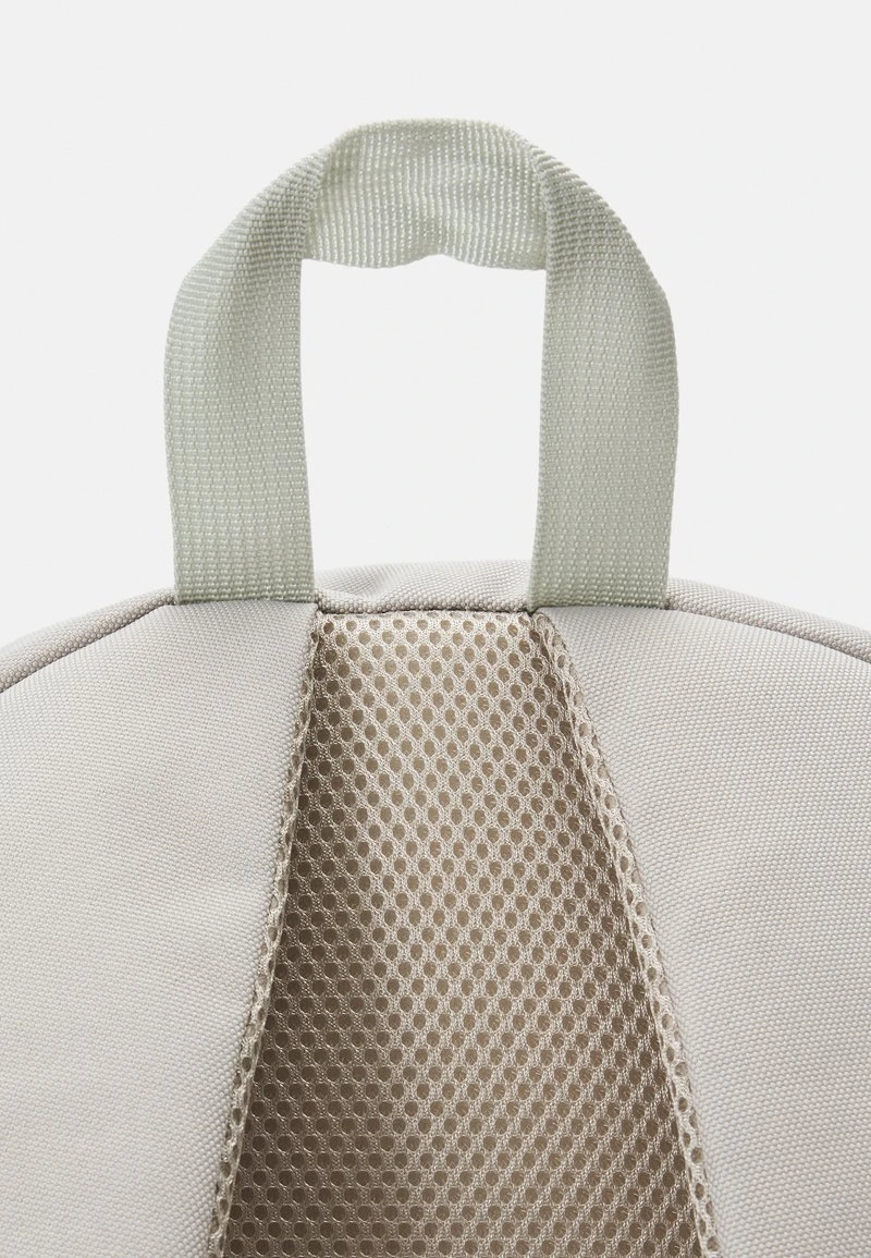 UNISEX - Tagesrucksack - beige Pier One UNISEX - Tagesrucksack - Beige -Günstiges Pier One Geschäft 8e8f9a8b9f4446cc82b08f9c5a9d8ae9