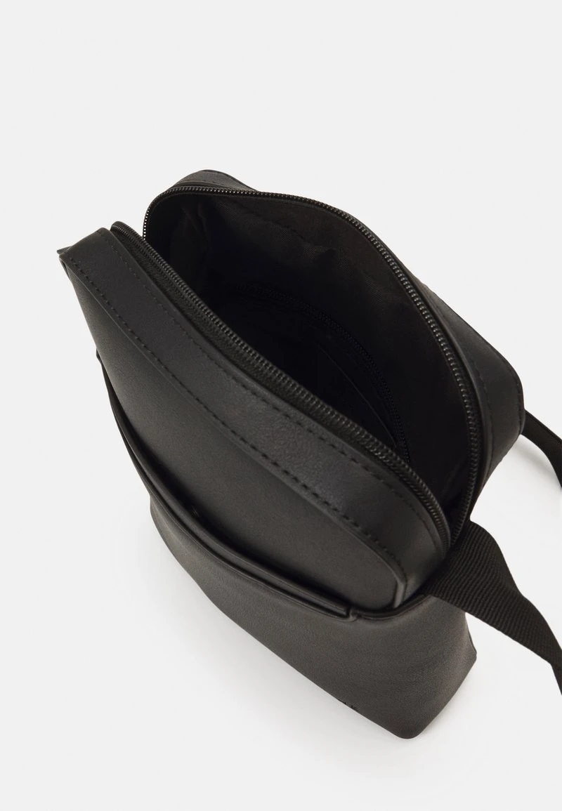 Umhängetasche - black Pier One Umhängetasche - Black -Günstiges Pier One Geschäft 8fa71f28a06d49cc87901cdc65bc9dd8