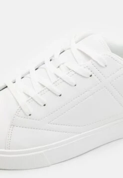 Pier One UNISEX - Sneaker Low - White 7 Pier One UNISEX - Sneaker Low - White -Günstiges Pier One Geschäft 9df20e8fbfac4dbbaad7e726f8a84e52