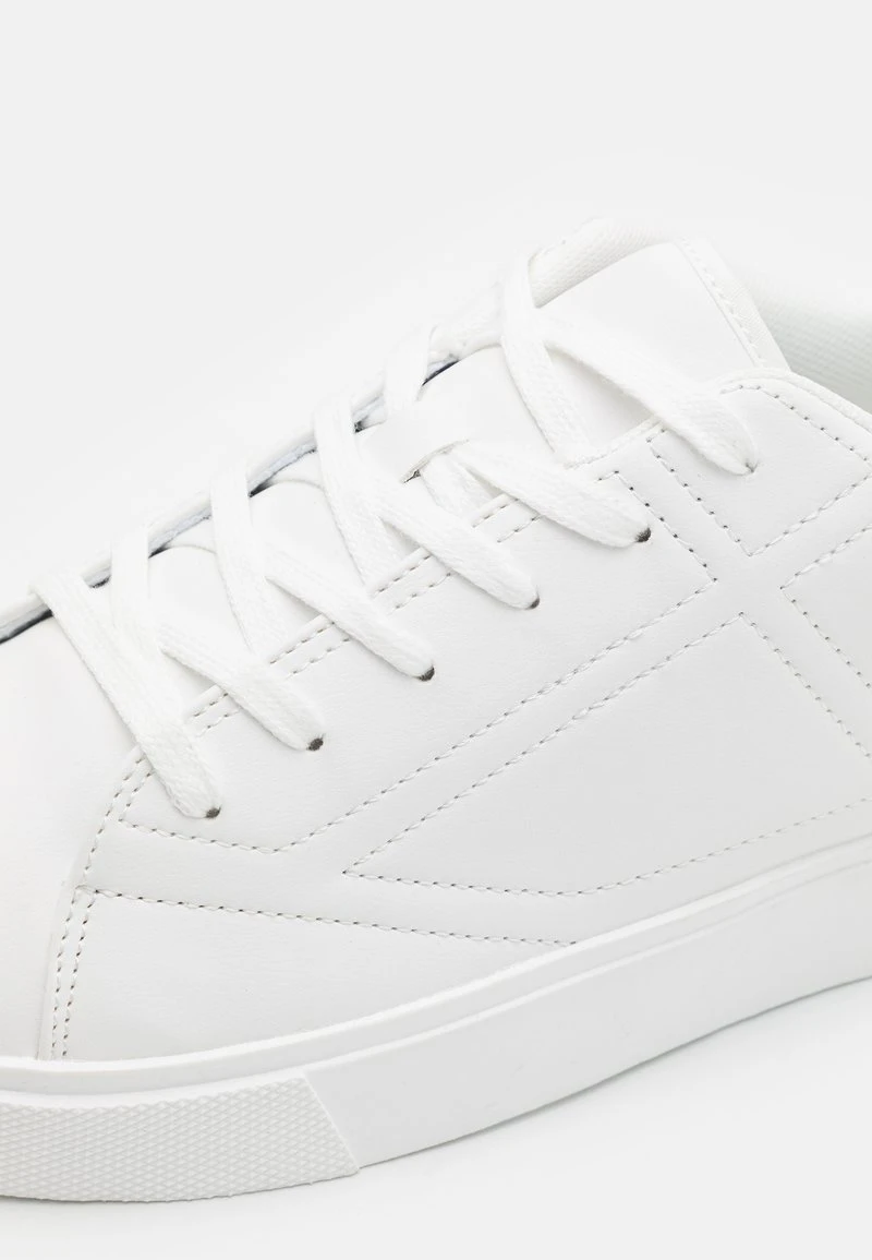 UNISEX - Sneaker low - white Pier One UNISEX - Sneaker Low - White -Günstiges Pier One Geschäft 9df20e8fbfac4dbbaad7e726f8a84e52