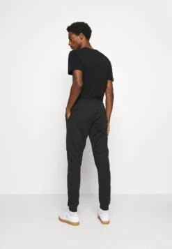 Pier One Jogginghose - Black -Günstiges Pier One Geschäft a1b709fa2c32431482f95b3eb7300192