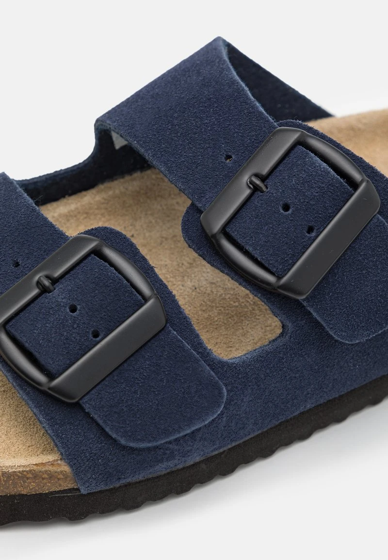 LEATHER UNISEX - Hausschuh - dark blue Pier One LEATHER UNISEX - Hausschuh - Dark Blue -Günstiges Pier One Geschäft a5a88158e25a4eb4b3e59dc262861c25