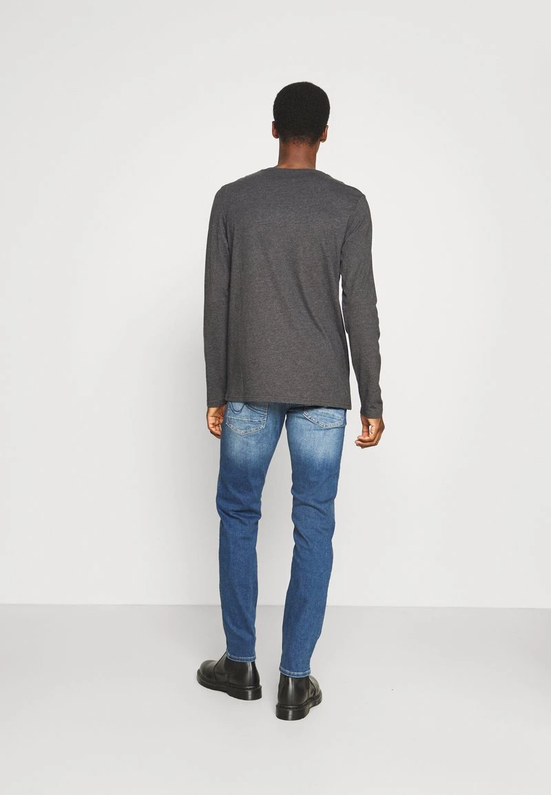 2 PACK - Langarmshirt - dark grey/black Pier One 2 PACK - Langarmshirt - Dark Grey/black -Günstiges Pier One Geschäft a601e52fa7974b079f93b858d4b782ec