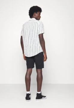 Pier One 2 PACK - Hemd - Black/white 7 Pier One 2 PACK - Hemd - Black/white -Günstiges Pier One Geschäft a68cb2ff17104e928d6a0c4cb305d53e