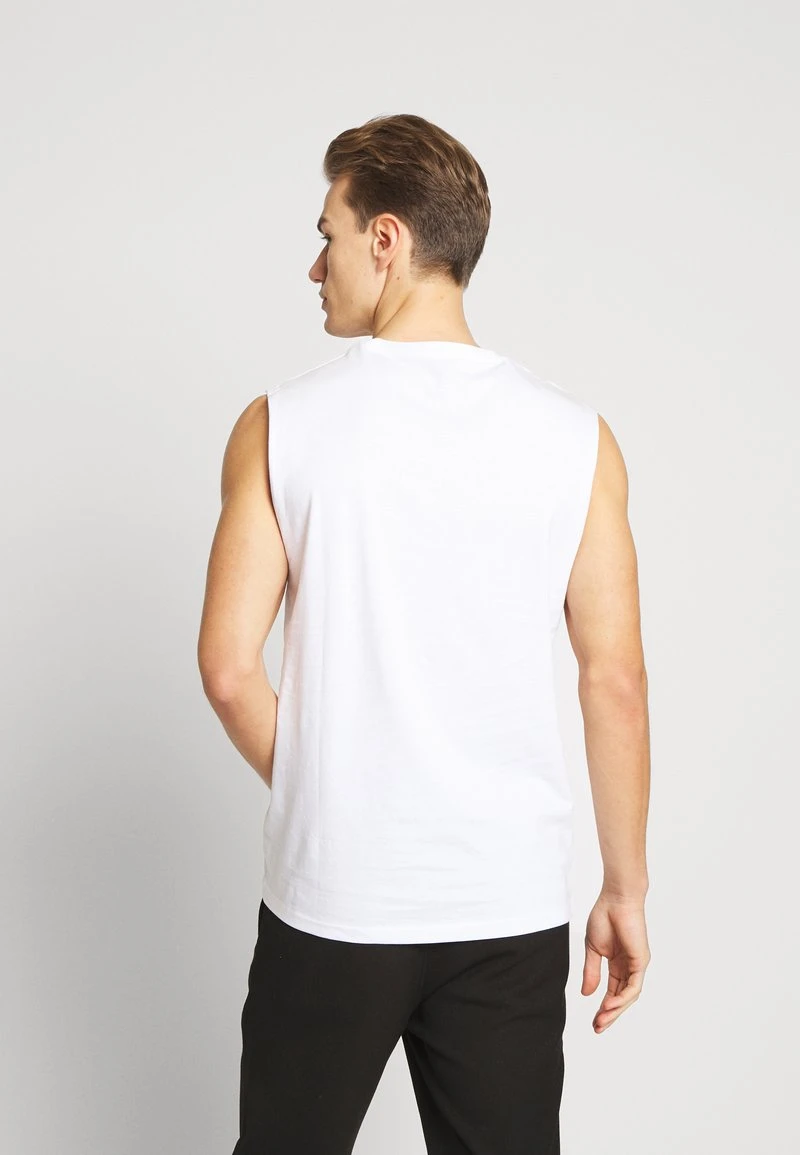 3 PACK - T-Shirt basic - grey/white/black Pier One 3 PACK - T-Shirt Basic - Grey/white/black -Günstiges Pier One Geschäft a9eda1483b324f9bb5e5f44f95d5a2f7