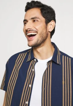 Pier One T-Shirt Basic - White/black/bordeaux 5 Pier One T-Shirt Basic - White/black/bordeaux -Günstiges Pier One Geschäft ad1e5f105df94e638daafdd57d29d49c