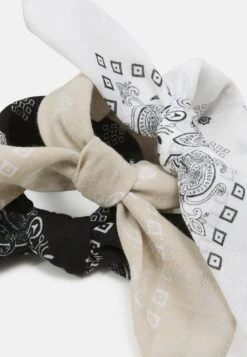 Pier One BANDANA UNISEX 3 PACK - Tuch - Black/white/beige -Günstiges Pier One Geschäft c2ede95d3e4443e6ac8cd75fce932acc