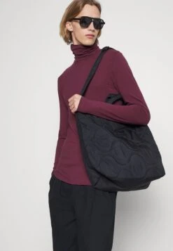 Pier One 2 PACK - Langarmshirt - Bordeaux/dark Blue 6 Pier One 2 PACK - Langarmshirt - Bordeaux/dark Blue -Günstiges Pier One Geschäft d2615e04deb9419db6c41a5fcc3d6b1a