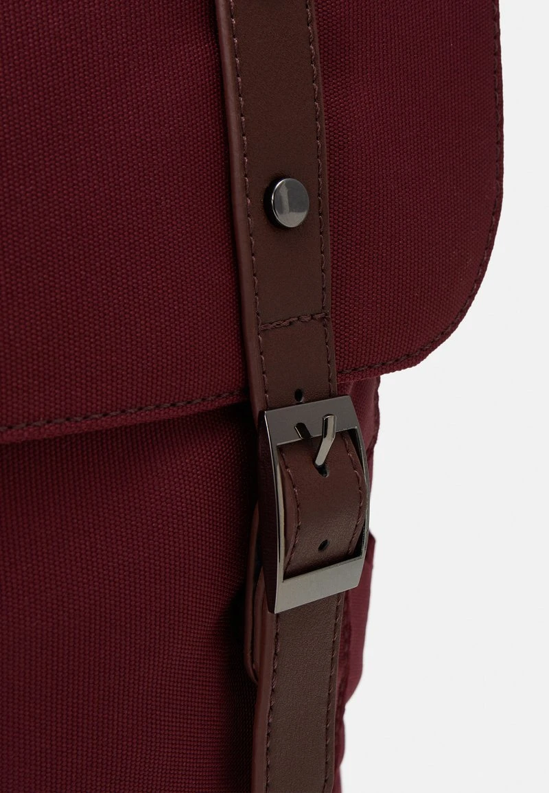 UNISEX - Tagesrucksack - bordeaux Pier One UNISEX - Tagesrucksack - Bordeaux -Günstiges Pier One Geschäft edf7b0db4a184ebba8c9f41a63dc0194