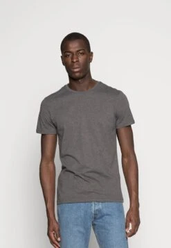 Pier One 3 PACK - T-Shirt Basic - Black/grey/green -Günstiges Pier One Geschäft ee89d58fc61140e19ce307b0b3b5e4cf