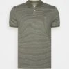 Pier One Poloshirt - Olive -Günstiges Pier One Geschäft f21c0b2b47da44f6a6e3b68e1a627032