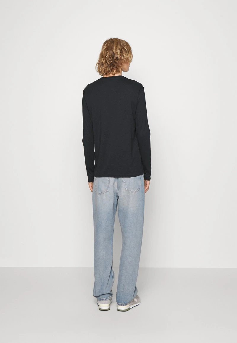 5 PACK - Langarmshirt - white/dark blue/black Pier One 5 PACK - Langarmshirt - White/dark Blue/black -Günstiges Pier One Geschäft f535302a43fa4b80a1a3b6c44bddcdfe