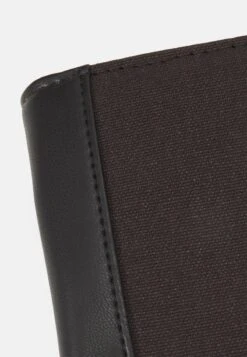 Pier One Geldbörse - Black -Günstiges Pier One Geschäft f69ce714c77542f983324f2456779ecc