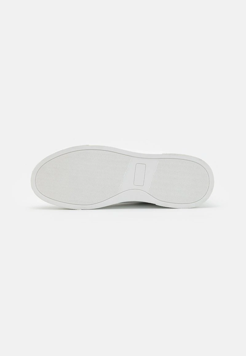 UNISEX - Sneaker low - white Pier One UNISEX - Sneaker Low - White -Günstiges Pier One Geschäft f8e8249702ff4ae595b1f702a4c7b8c5